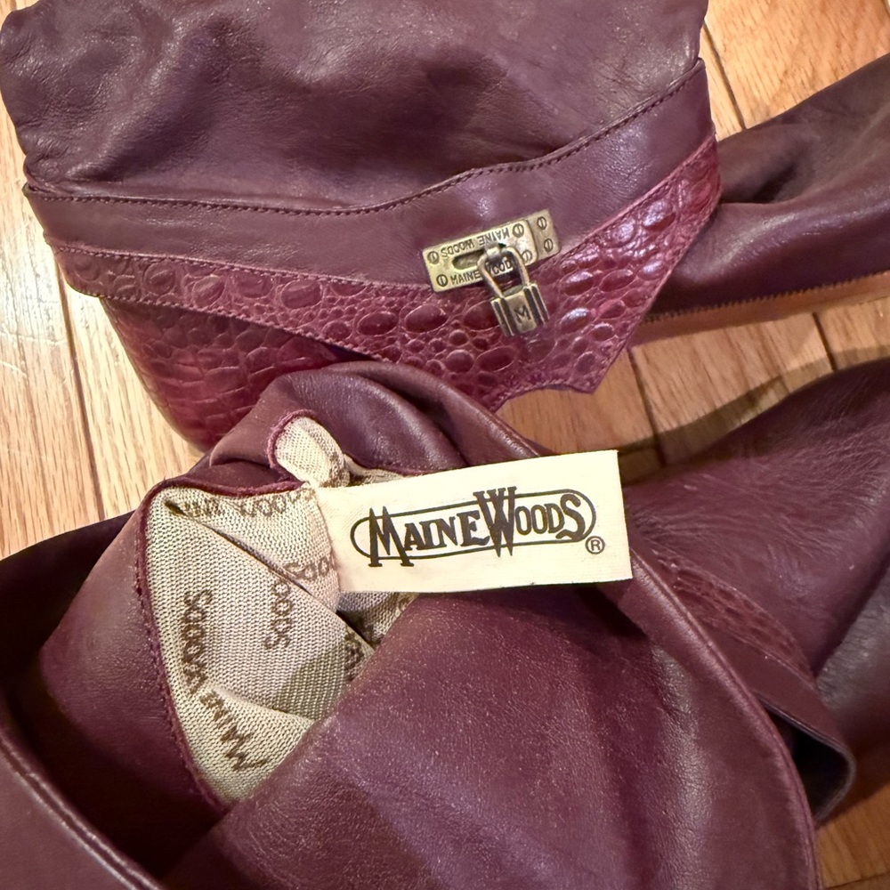 VTG Maine Woods Maroon Leather Scrunch Boots Lock & Alligator Accents boho